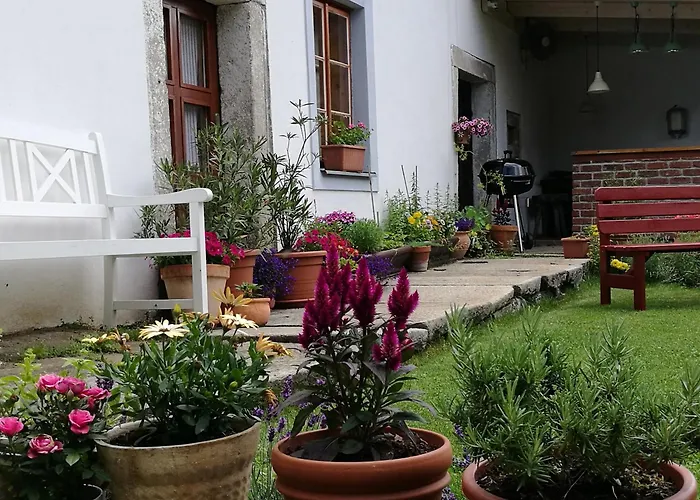 Malikovsky Dvur Vendégház Malikov Nad Nezarkou