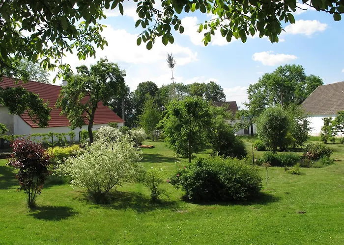 Malikovsky Dvur Malikov Nad Nezarkou